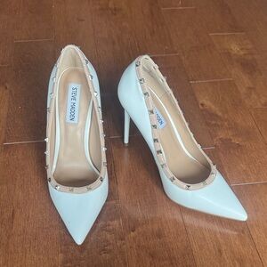 Steve Madden Vivvaa White Patent Pointed-Toe Stud Trim Stiletto Pumps size 7